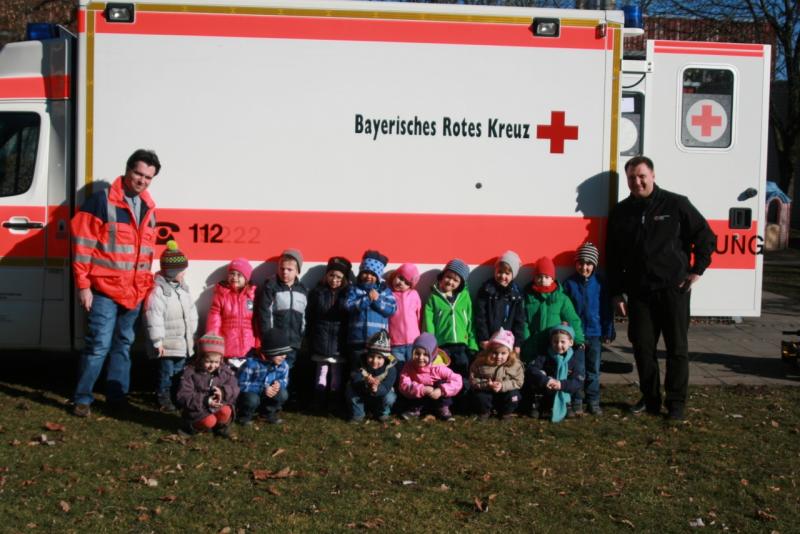 Die Vorschulkinder vom Wichtelhaus, die erst kürzlich einen Erste-Hilfe-Kurs absolviert hatten, glänzten mit ihrem Wissen und bekamen dafür von den BRK-Mitarbeitern großes Lob.